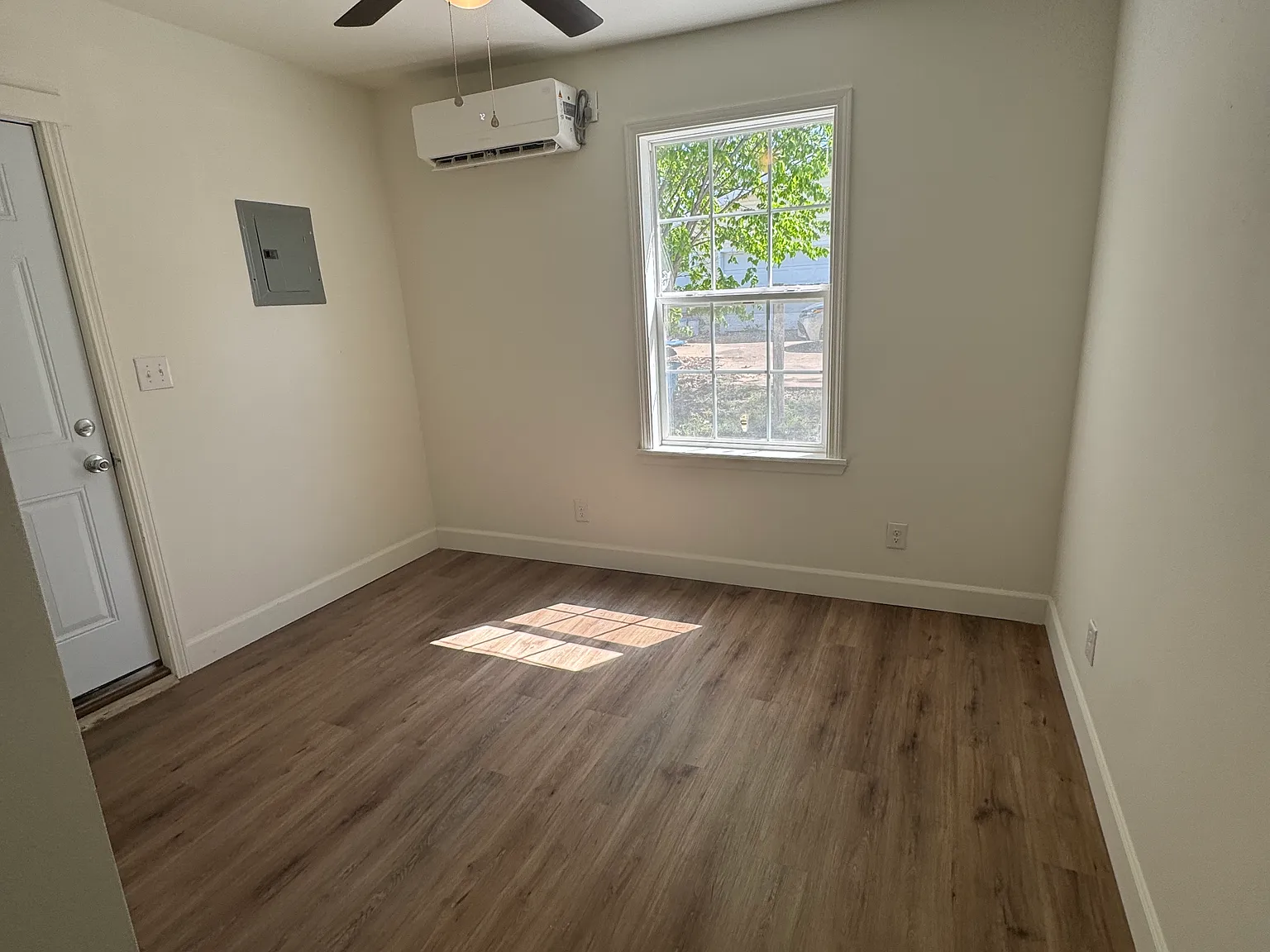 2 bed, 758 sqft, $1,100 — Photo 3