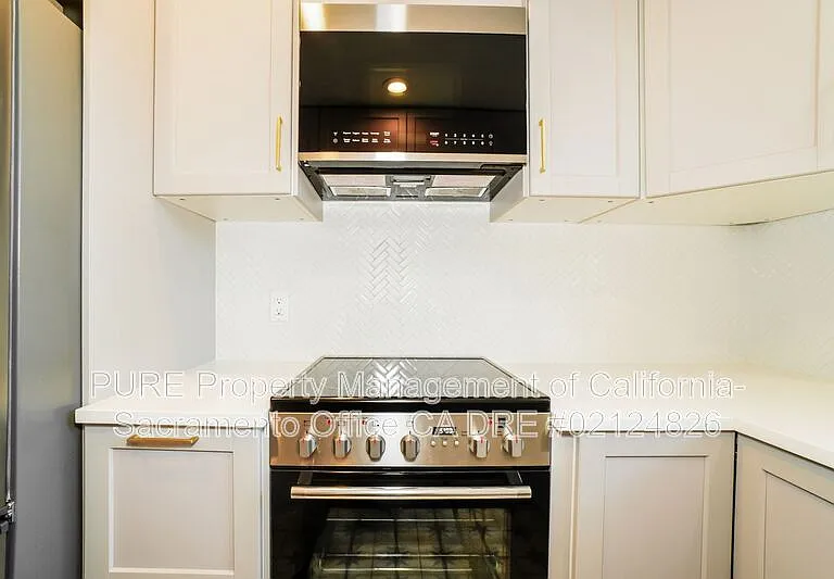 2153 Cottage Way — Photo 9