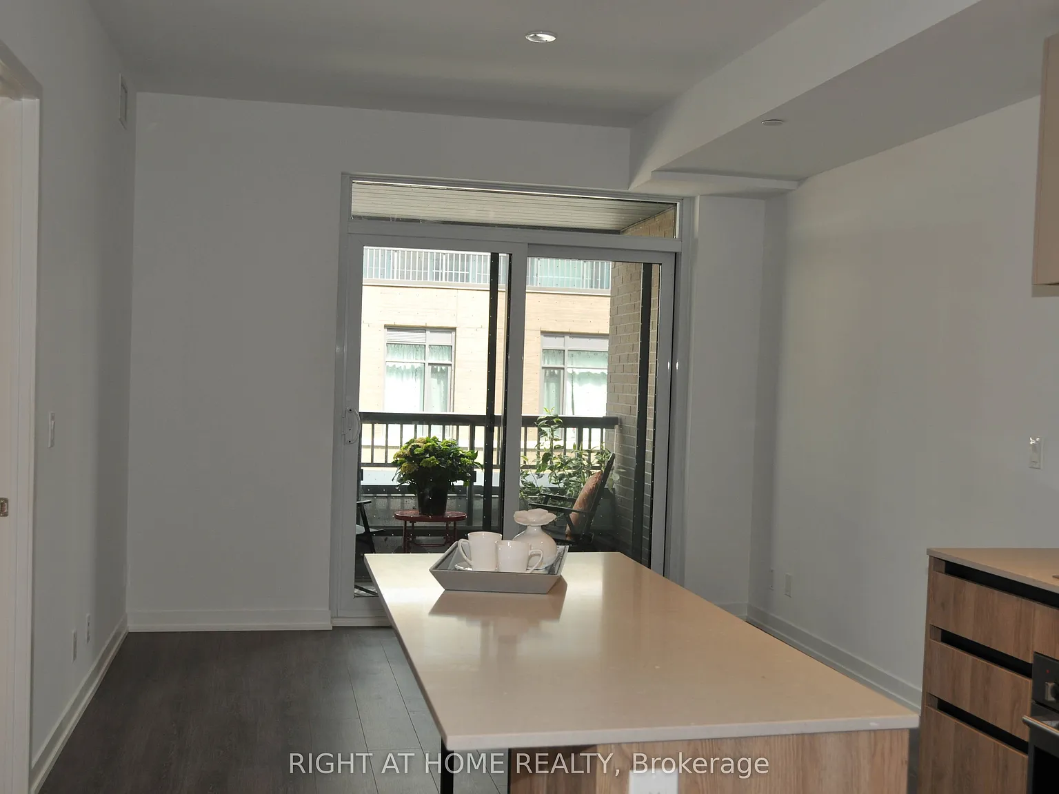 1 bed, $2,350 — Photo 4