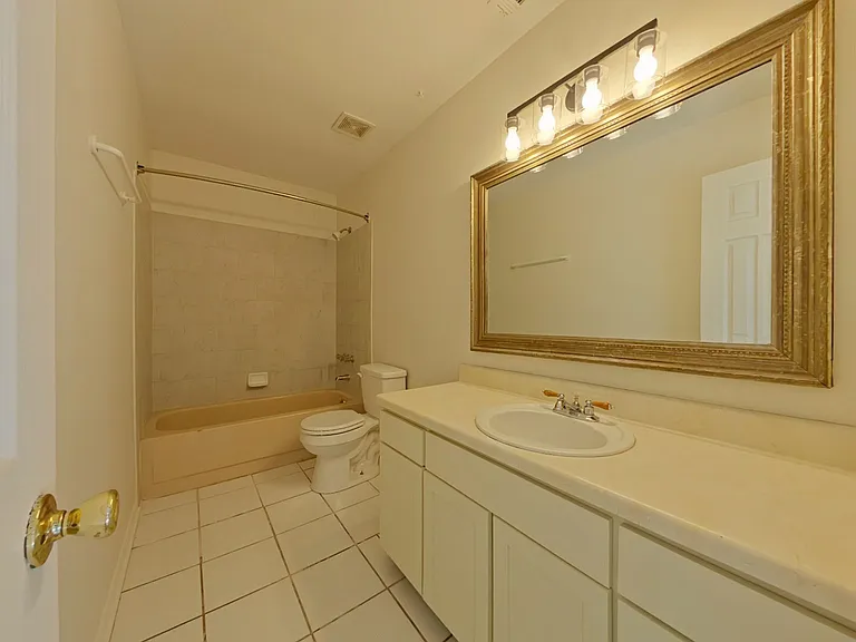 10-web-or-mls-7 Main Bathroom-2_02052026