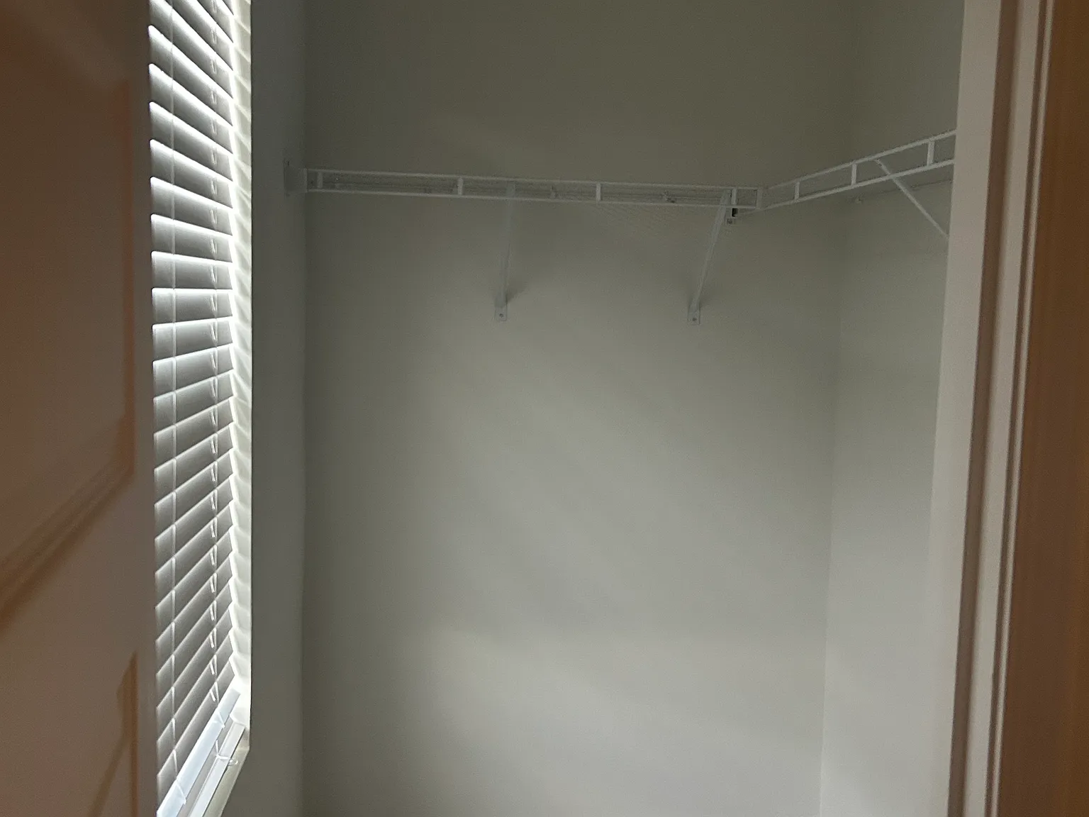 1 bed, 1.5 bath, 1663 sqft, $1,050 — Photo 2