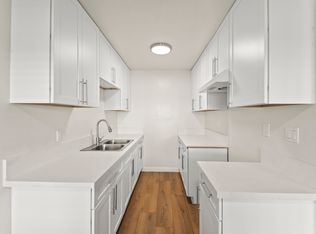 3205 W 60th St #2, Los Angeles, CA 90043