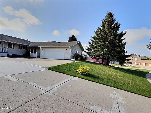 2nd image of 575 Brandon Pl