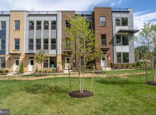 5102 Oakmoore Dr, Rockville, MD 20852