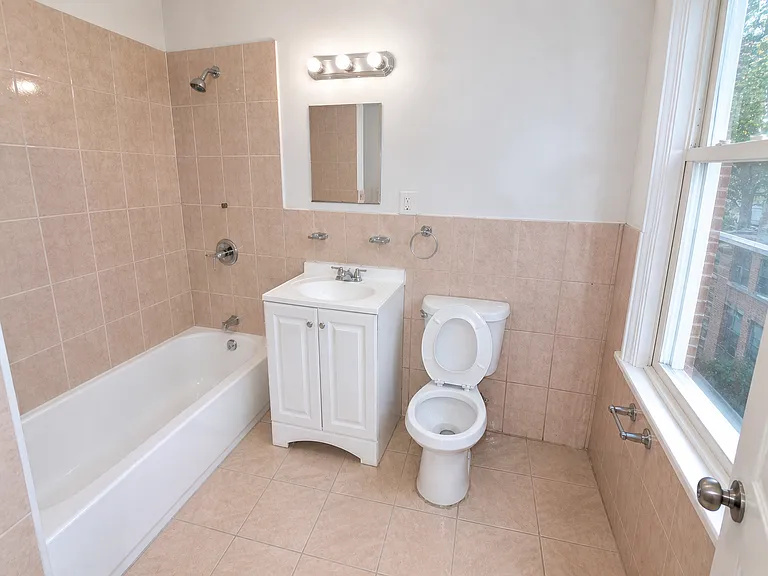 342 Irvine Turner Blvd #1 — Photo 5
