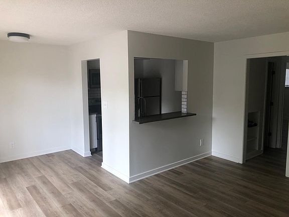 4th image of 4515 Jefferson St #2