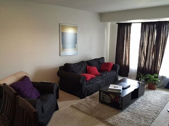 3rd image of 6001 Arlington Blvd APT 913