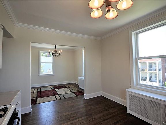 3rd image of 57 Farquhar Ave Floor 2
