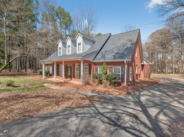 346 Carnation Dr, Social Circle, GA 30025