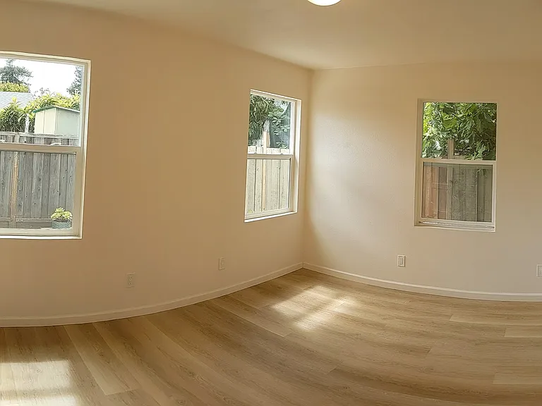 442 Harlan St — Photo 6