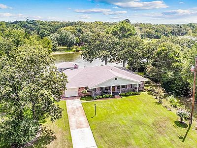 2nd image of 35 Lakeland Dr