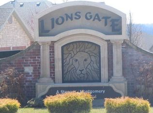 1527 W Gaslight Dr, Springfield, MO 65810