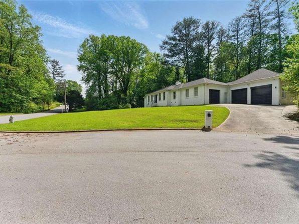4265 Hidden Valley Dr, Atlanta, GA 30349