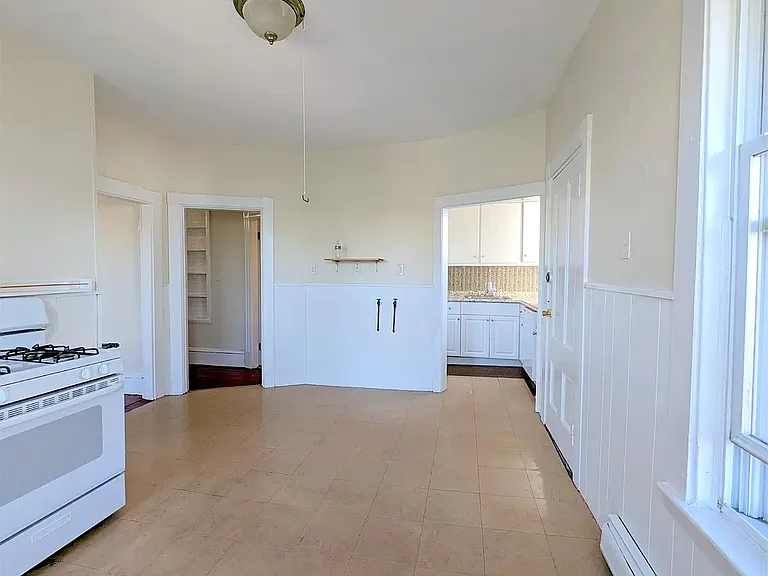 26 Thorndike St — Photo 4