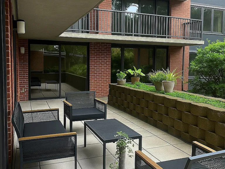 700 Grove St #2V — Photo 11