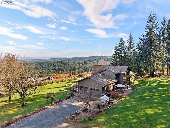 4th image of 19420 NE Vista Hill Dr