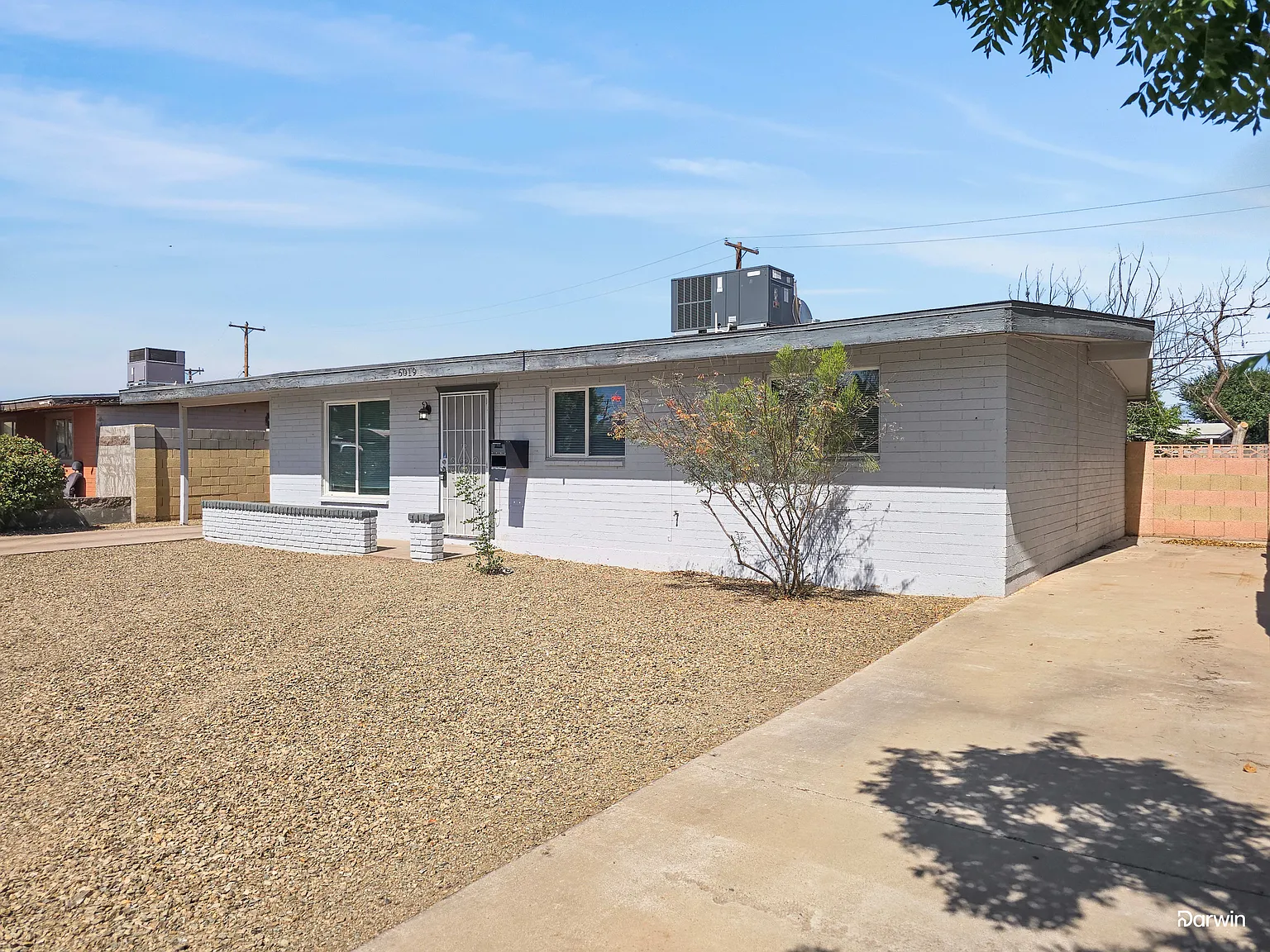 3 bed, 2.0 bath, 1220 sqft, $1,585 — Photo 2