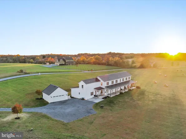 197 Rawhide Ln, Shenandoah Junction, WV 25442