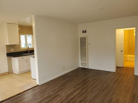 3rd image of 320 Vernon Ave