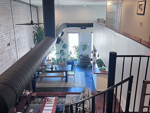 4th image of 2104 Central Ave #2