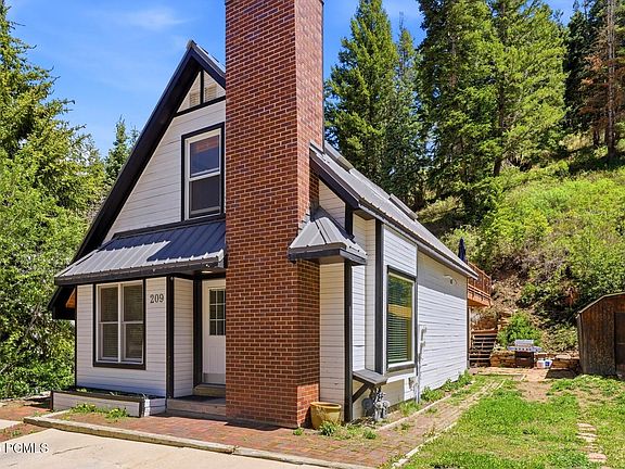5th image of 207 Daly Ave #207 & 209