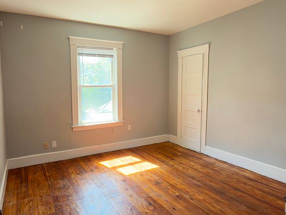 4th image of 160 Saint Joseph Ave Floor 1
