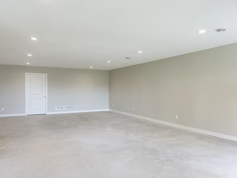 717 Winterberry Ln — Photo 44