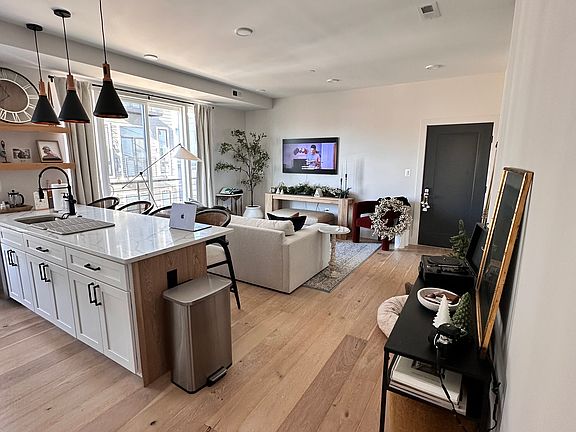 5th image of 623 Kennedy St NW #5