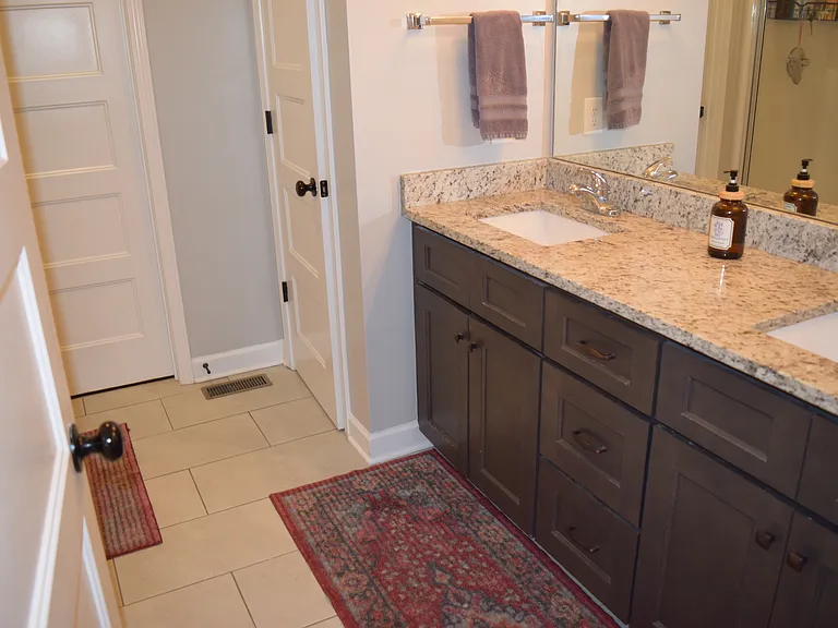 7006 Minor Hill Dr — Photo 8