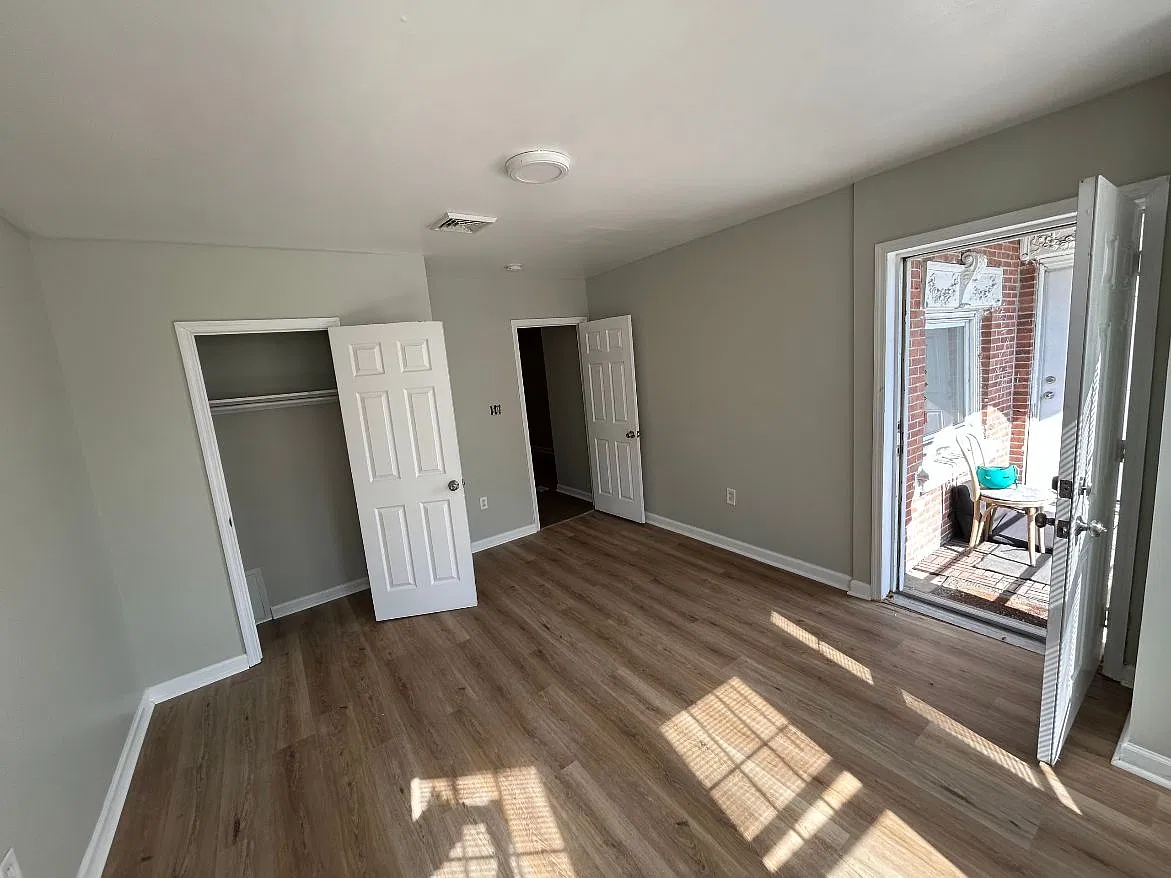 3 bed, 1400 sqft, $1,600 — Photo 2