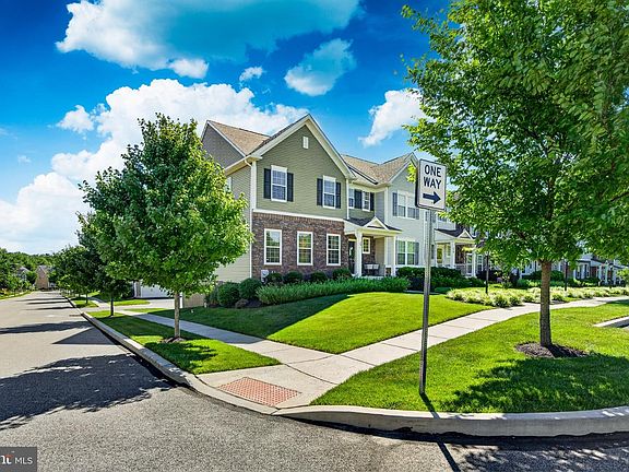 5th image of 231 Hanover Ct