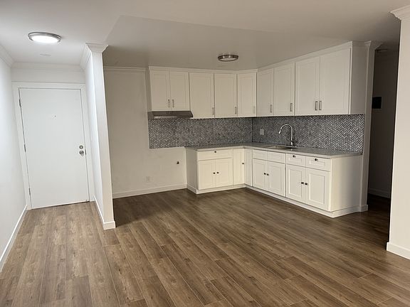 2nd image of 1547 S Saint Andrews Pl #5