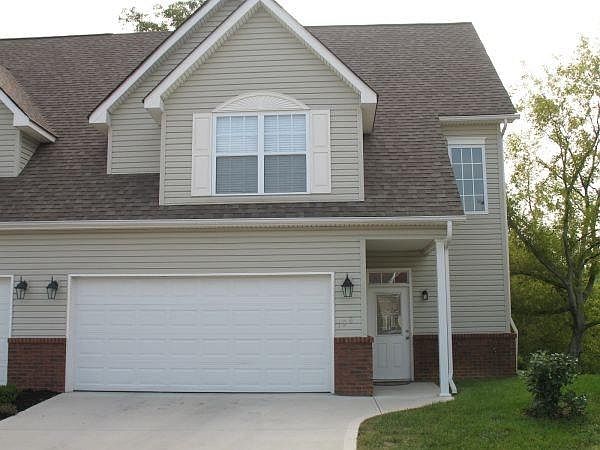 Outside Parking/Entrance