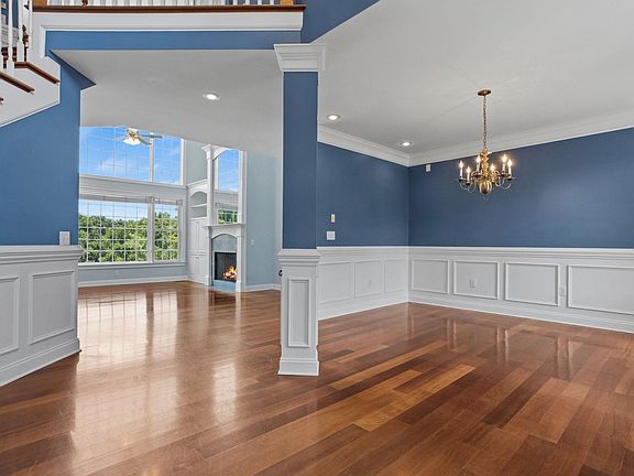 3rd image of 865 E Heathland Dr