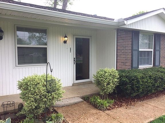 2nd image of 318 Lorna Dr #B