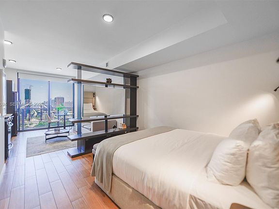 4th image of 398 NE 5th St Unit 2407