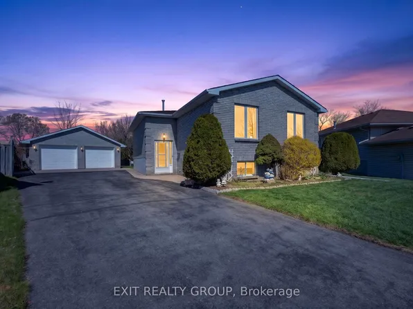 30 Charlotte St, Quinte West, ON K8V 2B9