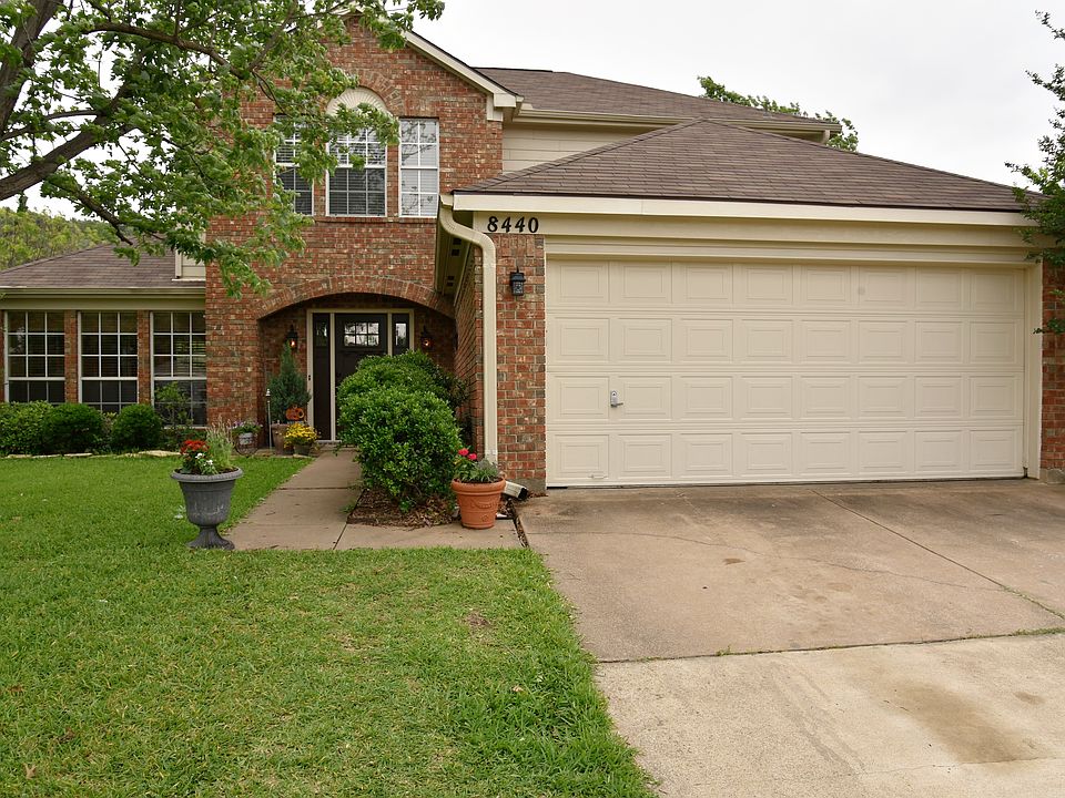 1st image of 8440 Creekbluff Dr