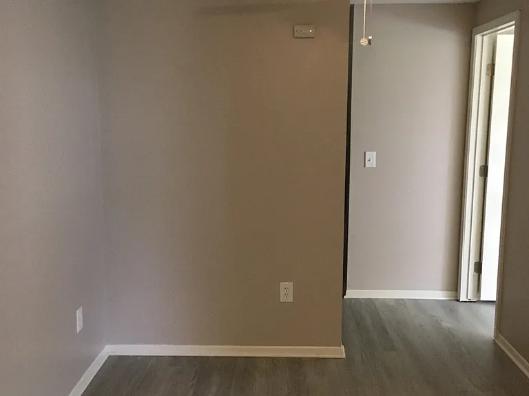 Stoney Creek Apartments — Photo 60
