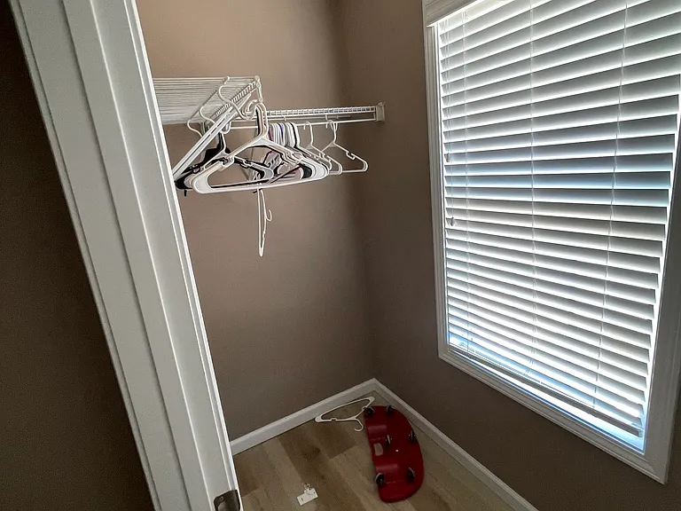 207 Grove Ln — Photo 11