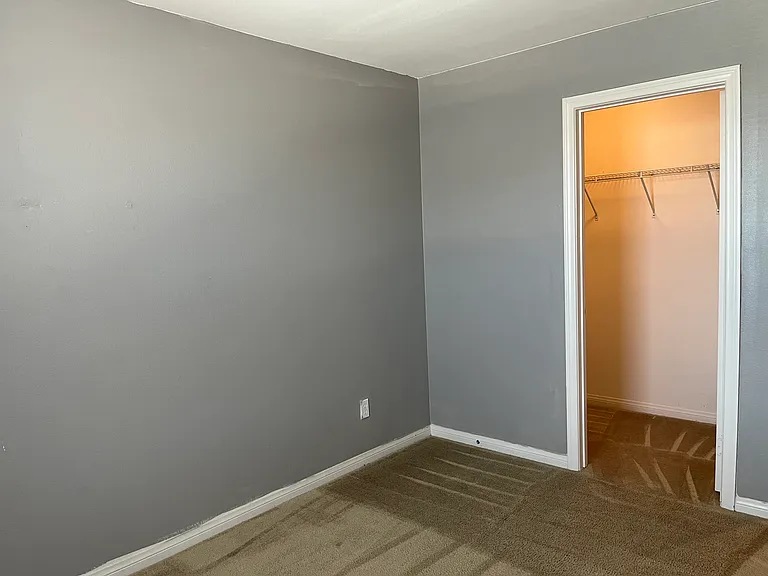 160 Yosemite Ave — Photo 30