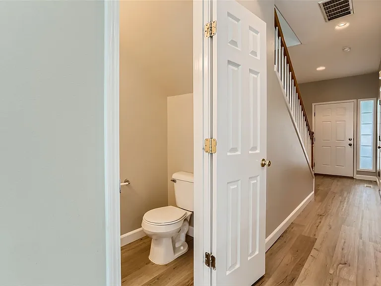 3133 NE 13th Pl — Photo 24