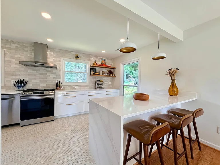 12904 Missionwood Way — Photo 1