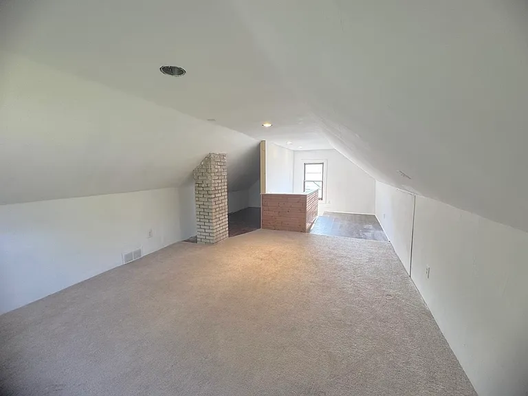 3153 W Mott Ave — Photo 10