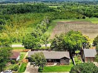 2537 Argonne Dr, Salina, KS 67401