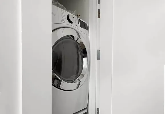 Rented by E Realty International Corp | media 19