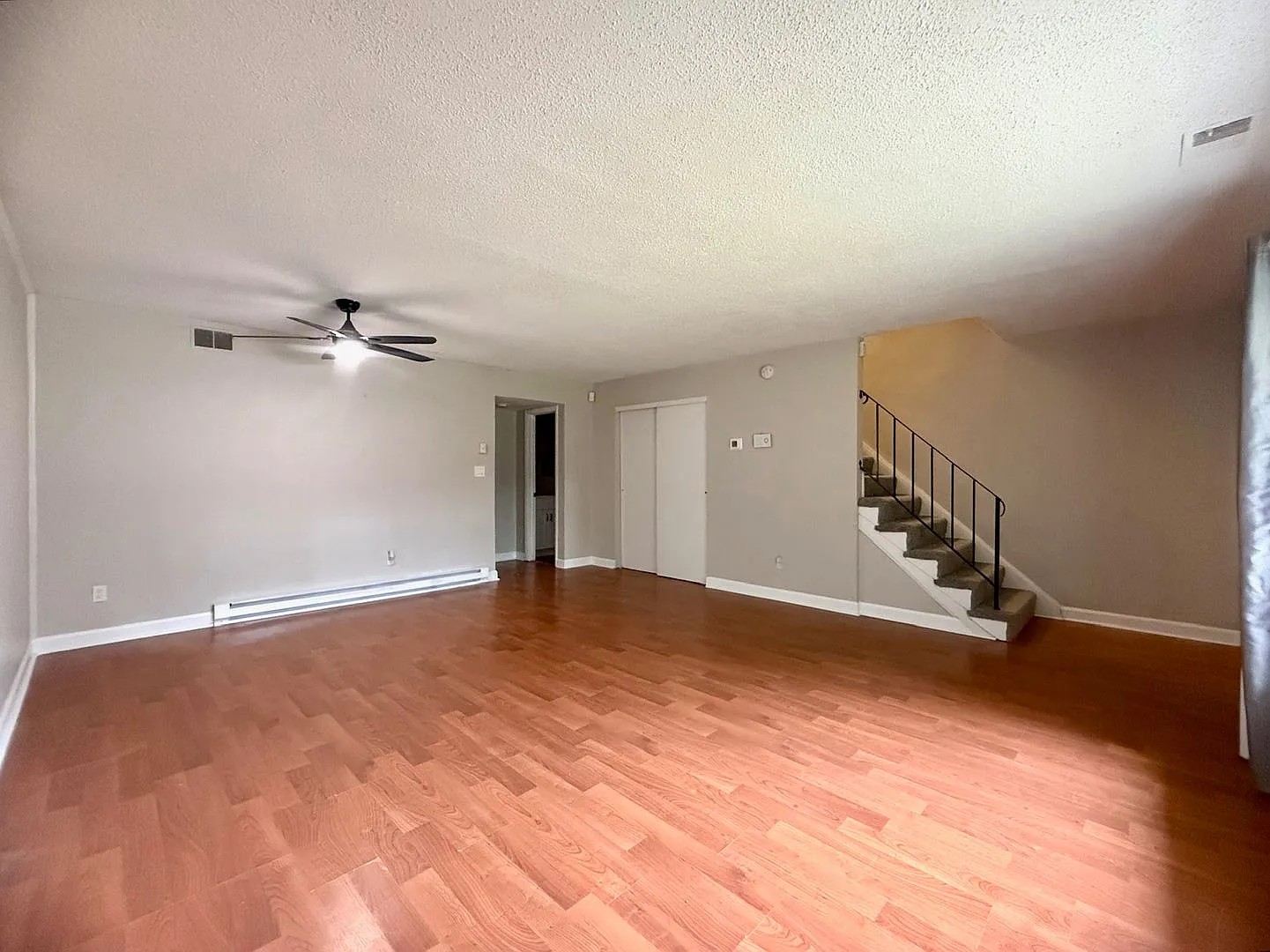 Charming 3-Bedroom Townhome with Fenced Yard — Photo 3