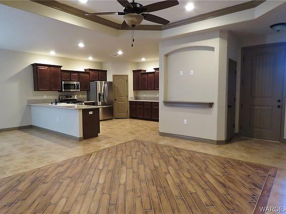 5th image of 3328 Karen Ave