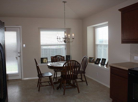 4th image of 550 Briggs Dr