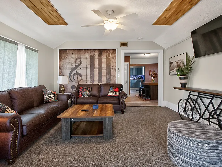700 Broadway Ave NW #2 — Photo 6